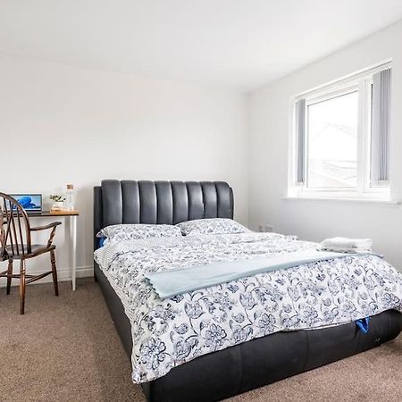 En-Suit Room With Free Dedicated Parking Manchester Extérieur photo